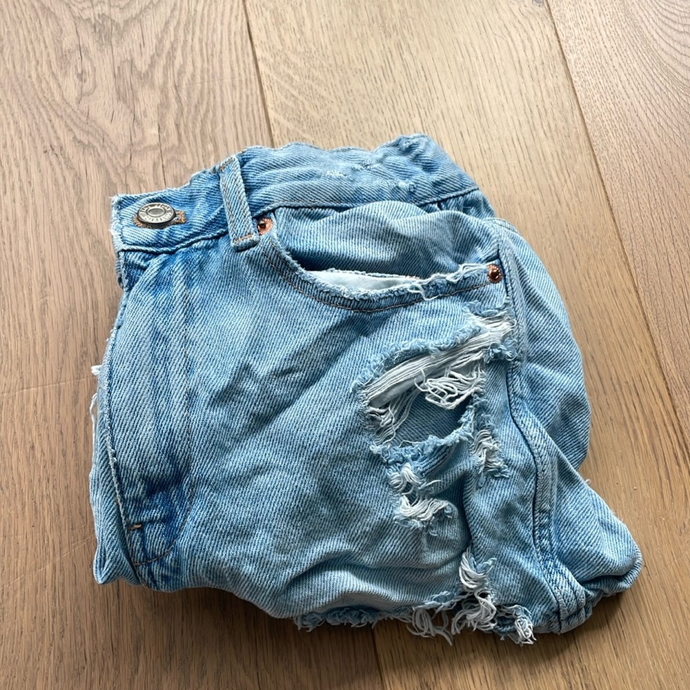 zara kids jeans in a size 13-14